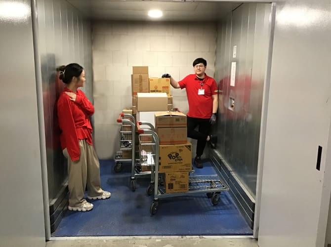 Translyft_goods_lift_with personnel